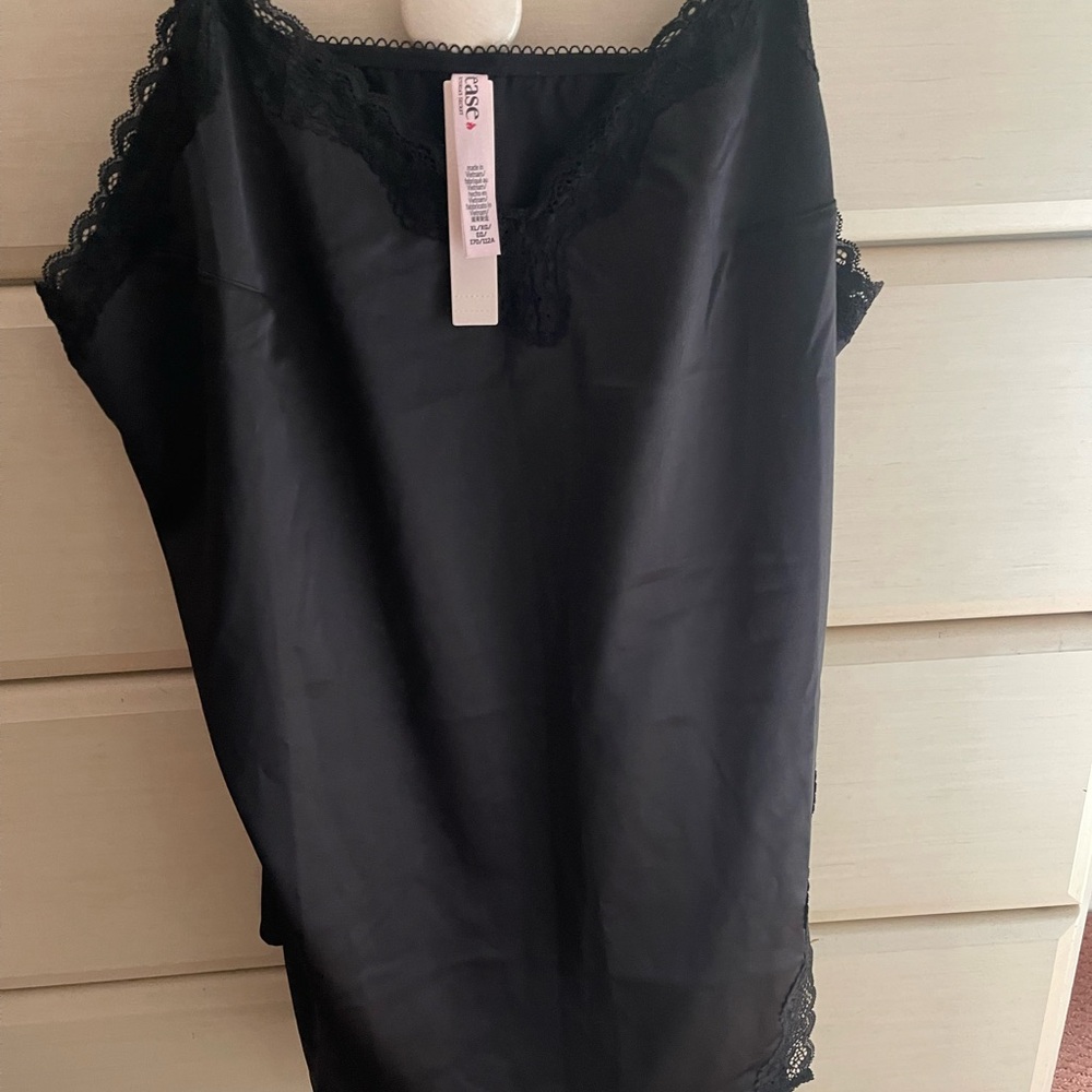 Victoria's Secret Elegant Black Lace Slip